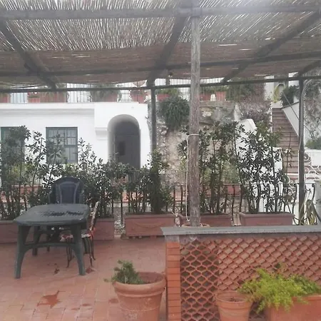 Spettacolare Tragara Apartman *
